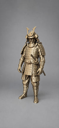 Samurai Zırhlı Savaşçı Heykeli (Antik Bronz Görünümlü)